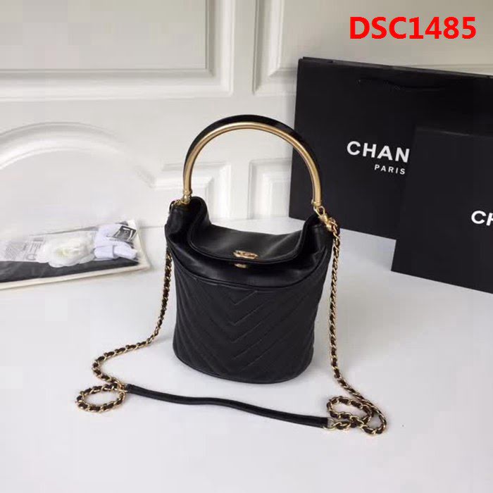 香奈兒chanel黑色chanel A 18早秋paris Hamburg復古風小羊皮水桶包鏈條包dsc1485 品牌時尚坊line Bag10 高仿奢侈品lv頂級原單官網1 1複刻臺灣貨到付款