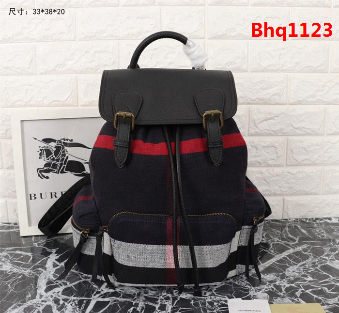 BURBERRY巴寶莉 新款 The Rucksack 軍旅背包 柔軟休閒雙肩包 391223  Bhq1123