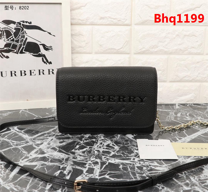 BURBERRY巴寶莉 官網新款 錢夾 可拆式肩背帶 兼作斜背包 8202  Bhq1199