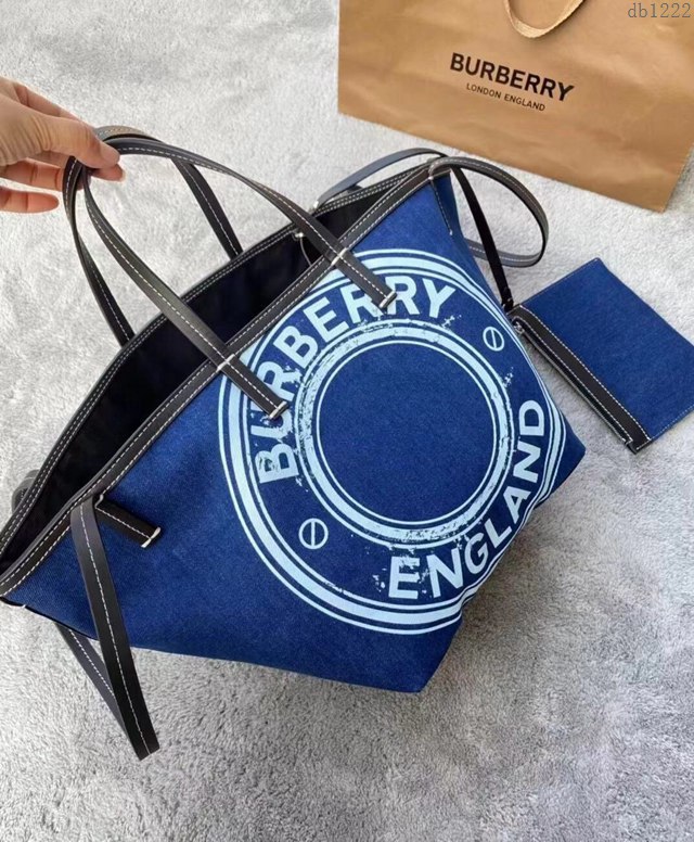 Burberry專櫃新款包包 巴寶莉徽標圖案牛仔布Beach Tote沙灘托特包手提包  db1222