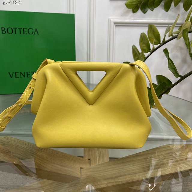 Bottega veneta高端女包 98088 寶緹嘉THE TRIANGLE BV專櫃新款毛茛黃三角形五金手提女包  gxz1133