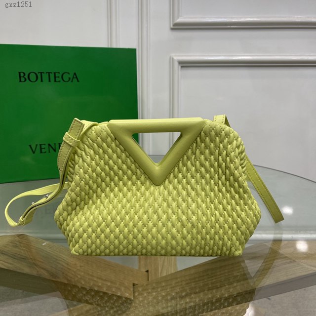 Bottega veneta高端女包 8546B BV寶緹嘉2021包包最新triangle倒三角手提單肩斜挎包三角包  gxz1251