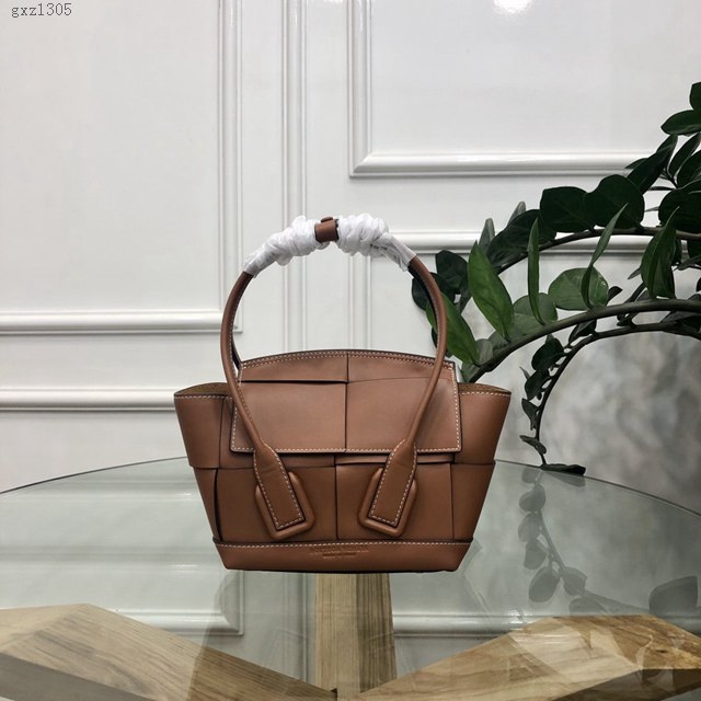 Bottega veneta高端女包 6693焦糖色 寶緹嘉新款the Arco29mini平紋進口皮包 BV經典款手拎女包  gxz1305