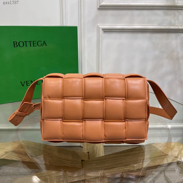 Bottega veneta高端女包 寶緹嘉小牛皮編織女包 BV經典款Cassette枕頭包  gxz1387