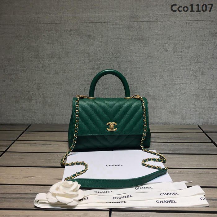 CHANEL香奈兒 独家背景实拍 球纹手柄 Chanel cocohandle 專櫃对版货 小球纹原厂牛皮 時尚百搭 手提肩背斜挎包  Cco1107