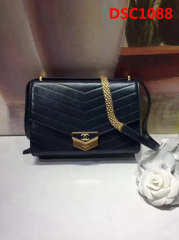 香奈兒CHANEL57491CHANEL 2018新品漢堡系列專櫃最新版肩背斜跨晚宴包 DSC1088