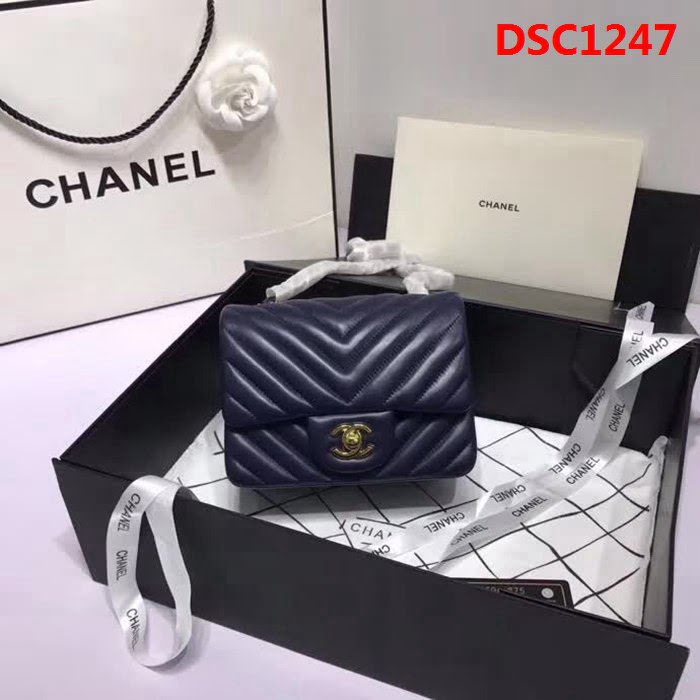 香奈兒CHANEL 升級版V線1115小羊皮肩背斜跨鏈條包 DSC1247