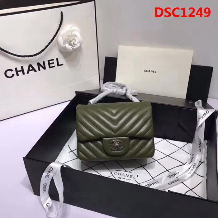 香奈兒CHANEL 升級版V線1115小羊皮肩背斜跨鏈條包 DSC1249