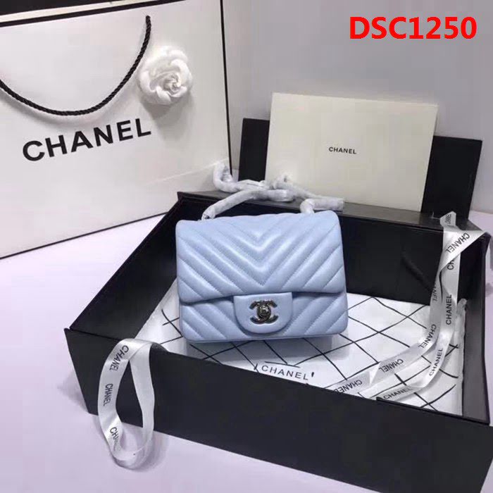 香奈兒CHANEL 升級版V線1115小羊皮肩背斜跨鏈條包 DSC1250