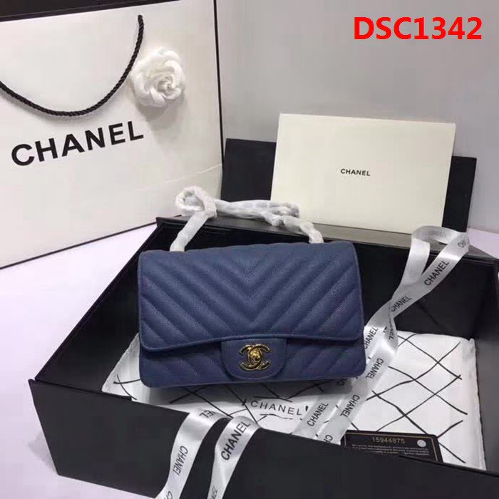 香奈兒CHANEL 升級版V線1116進口球紋皮肩背斜跨鏈條包 DSC1342