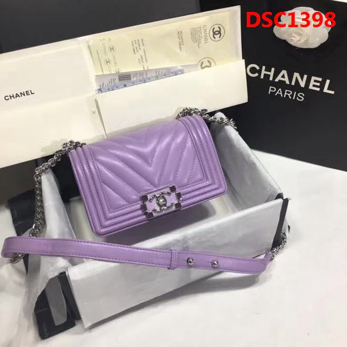 香奈兒CHANEL竭誠精品CHANEL大號67086經典最新款 單肩斜挎鏈條包 DSC1398