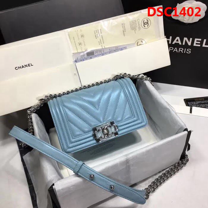 香奈兒CHANEL竭誠精品CHANEL大號67086經典最新款 單肩斜挎鏈條包 DSC1402