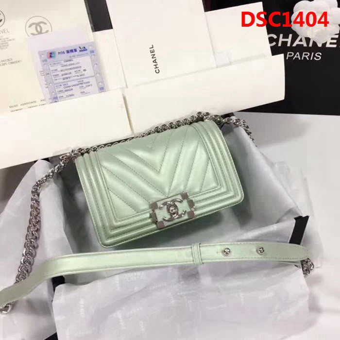 香奈兒CHANEL竭誠精品CHANEL大號67086經典最新款 單肩斜挎鏈條包 DSC1404