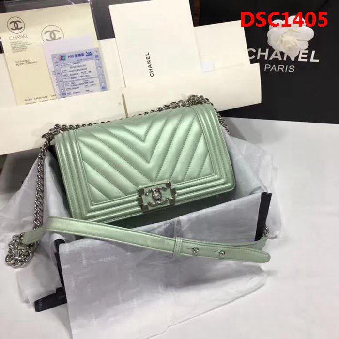 香奈兒CHANEL竭誠精品CHANEL大號67086經典最新款 單肩斜挎鏈條包 DSC1405