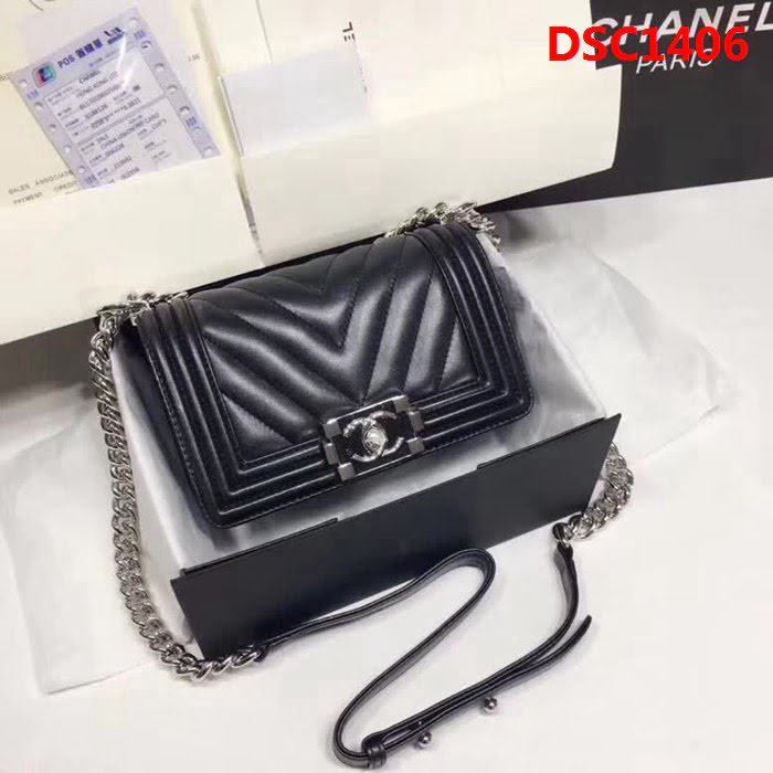 香奈兒CHANEL竭誠精品CHANEL大號67086經典最新款 單肩斜挎鏈條包 DSC1406