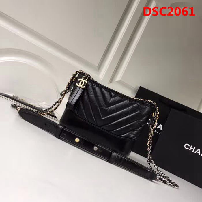 香奈兒CHANEL2018年新款V格 Chanel Gabrielle 全黑色鏈條流浪包 DSC2061