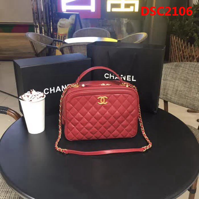 香奈兒CHANEL 57906 正品開發2018新款化妝包手提肩背鏈條包 DSC2106