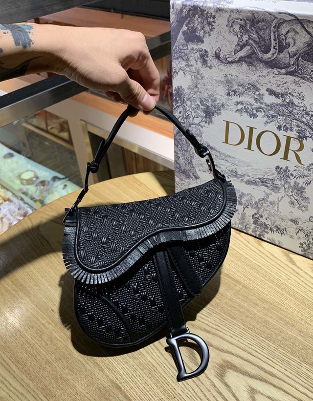 Dior包 迪奧斜挎包 Dior saddle壓花系列 經典時尚馬鞍包  Dyd1167