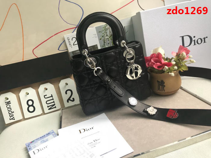 DIOR迪奧 頂級原單 Dior 徽章系列 四格戴妃包 手提斜挎包  zdo1269