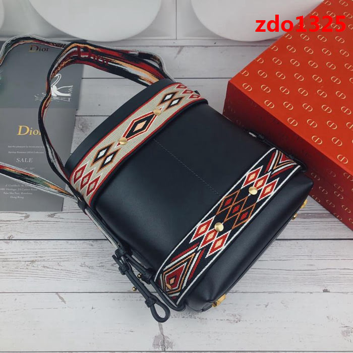 DIOR迪奧 Diorodeo新款 復古行囊水桶包 復古波西米亞刺繡 手拎斜挎  zdo1325