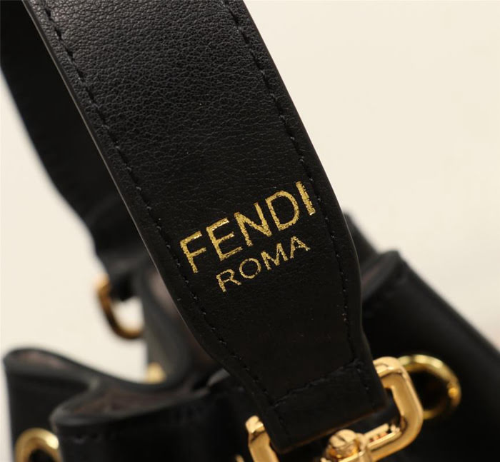 FENDI芬迪 新款上市 Fendi標誌形式 金屬裝飾 小型桶袋 單肩包或斜挎包  fd1008
