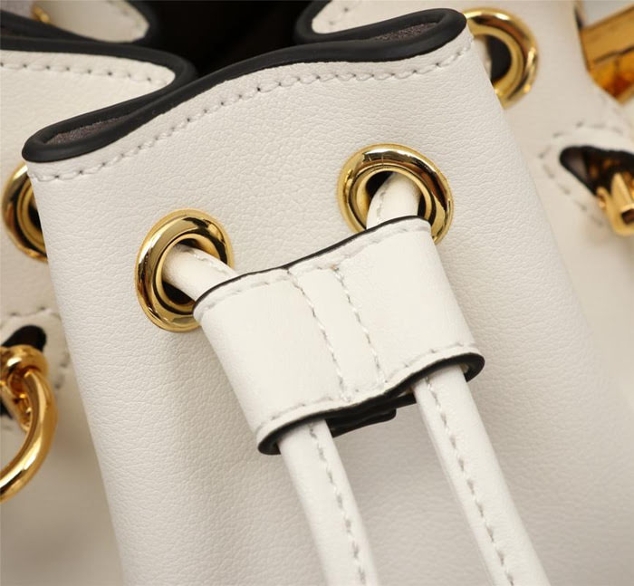 FENDI芬迪 新款上市 Fendi標誌形式 金屬裝飾 小型桶袋 單肩包或斜挎包  fd1009