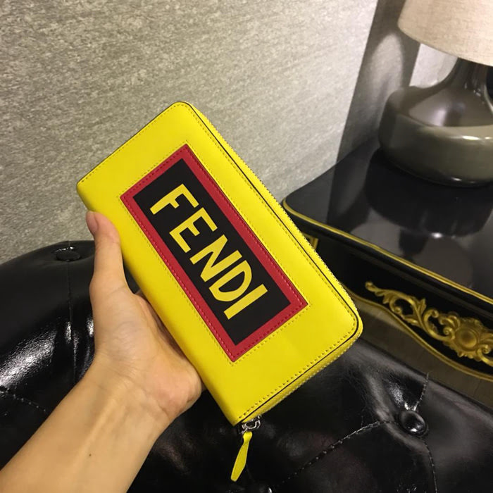 FENDI芬迪 小牛皮 手工縫製 多卡位 小怪獸潮人錢包  fd1153