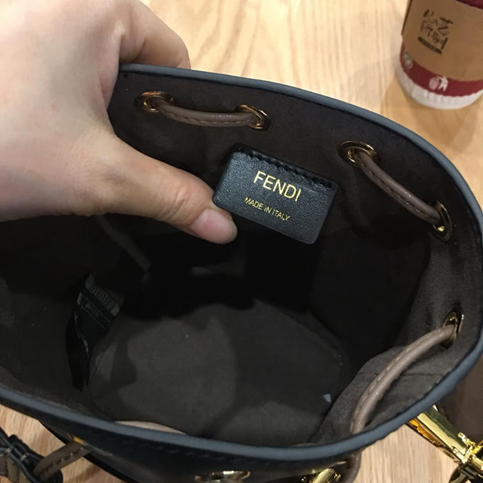 FENDI芬迪 原版全頭層牛皮 迷你型款 MON TRéSOR水桶包 手腕或斜背  fd1432