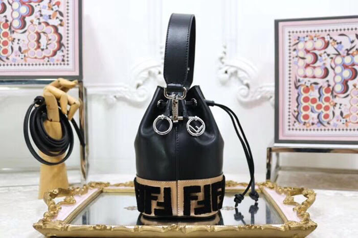 FENDI芬迪 Fendi MINI BUCKET時尚手提肩背包 可手提 可斜挎 8850  fd1444