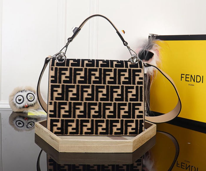 FENDI芬迪 大號 FENDI KAN I 超密織繡花工藝 時尚手提肩背包 8834  fd1448