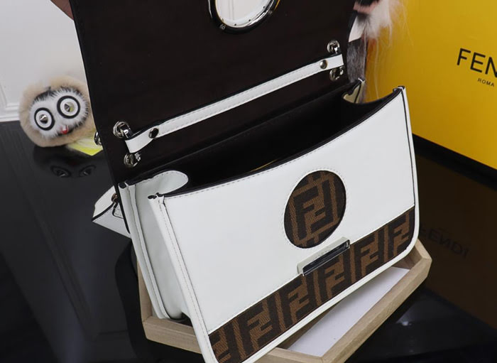FENDI芬迪 最新系列 Kan I款0999 牛皮 秋冬最新五金扣 FENDI F LOGO  fd1479