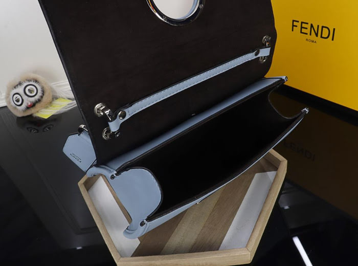 FENDI芬迪 最新系列 Kan I款0999 牛皮 秋冬最新五金扣 FENDI F LOGO  fd1482