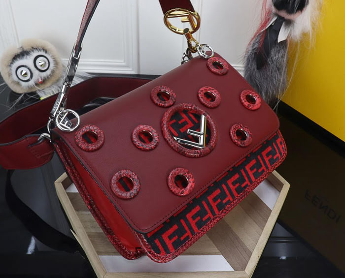FENDI芬迪 最新款對版 Fendi 最新系列 Kan I款0995 牛皮秋冬最新五金扣 FENDI F LOGO  fd1494