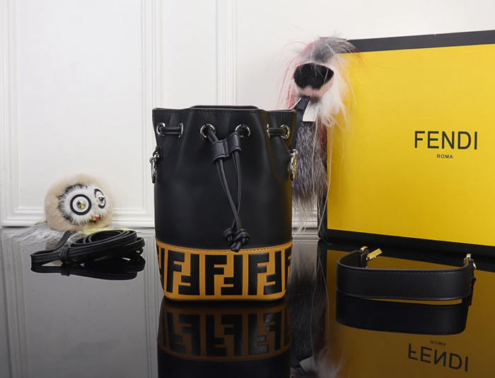 FENDI芬迪 Fendi MINI BUCKET 時尚手提肩背包 可手提 可斜挎 8850  fd1505