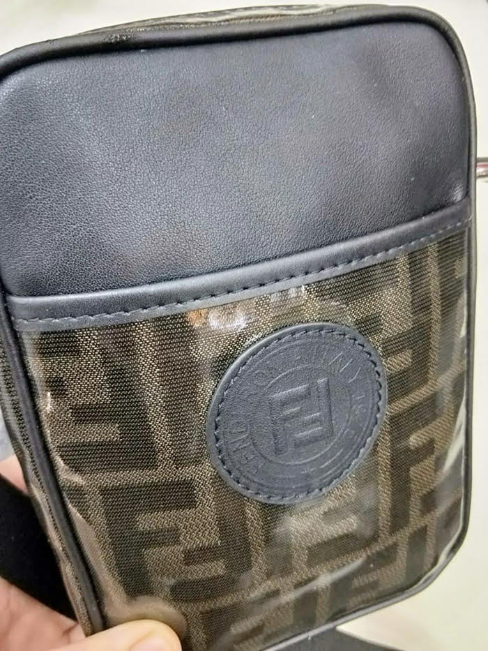 FENDI芬迪 發佈會走秀獨家最新款 火爆全球雙FF 斜挎小包  fd1562