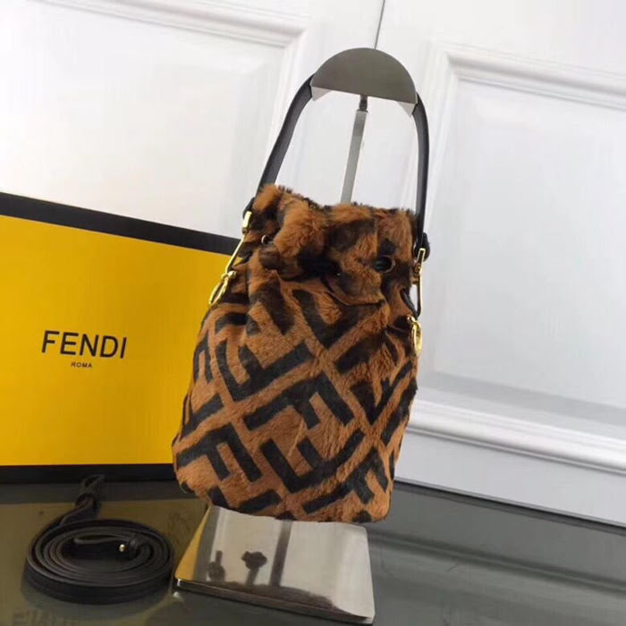 FENDI芬迪 Fendi MINI BUCKET 字母繡桶包 可手提 可斜挎 8850毛毛  fd1633