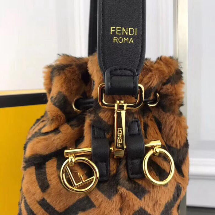 FENDI芬迪 Fendi MINI BUCKET 字母繡桶包 可手提 可斜挎 8850毛毛  fd1633