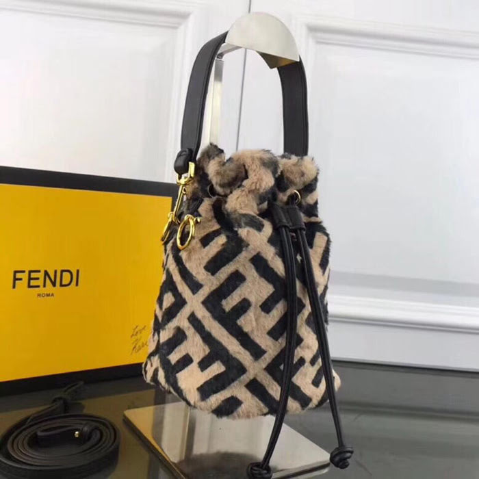 FENDI芬迪 Fendi MINI BUCKET 字母繡桶包 可手提 可斜挎 8850毛毛  fd1634