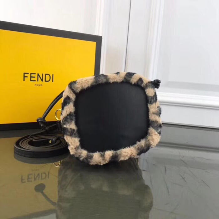 FENDI芬迪 Fendi MINI BUCKET 字母繡桶包 可手提 可斜挎 8850毛毛  fd1634