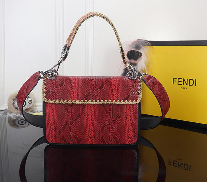 FENDI芬迪 獨家蛇紋編制系列 全新正方型Logo 手提肩背包 8806蛇紋系列  fd1658