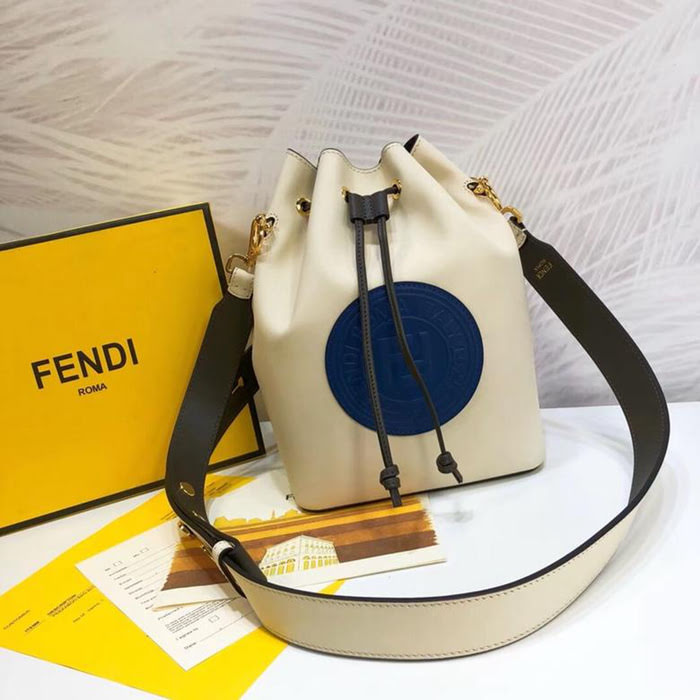 FENDI芬迪 原單 頭層牛皮 抽繩開合 中型款MON TRéSOR水桶包 F8003   fd1678