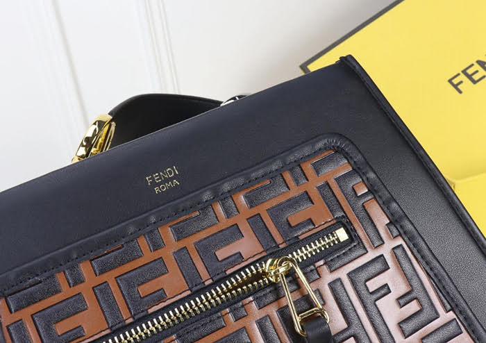 FENDI芬迪 新品 靈魂設計RUNAWAY款手提袋 可肩背 0993  fd1740
