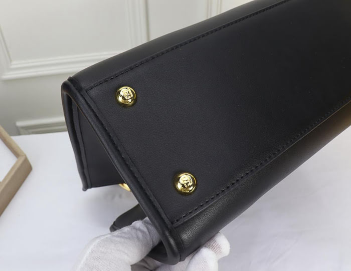 FENDI芬迪 新品 靈魂設計RUNAWAY款手提袋 可肩背 0993  fd1740