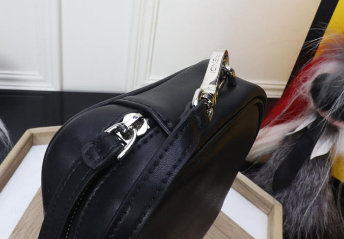 FENDI芬迪 獨家新款 牛皮真皮手包 F家官方最新手包 專櫃對版 0988  fd1782