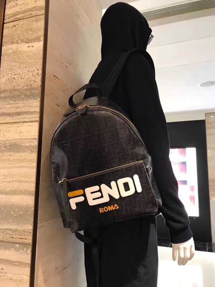 FENDI芬迪 原單Fendi Mania防水布料系列 最新 大號雙肩背包  fd1783