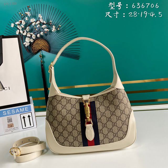 Gucci古馳包包 G家新款女包 636706 古奇原廠皮女款肩背包 Gucci腋下包 gdj1389