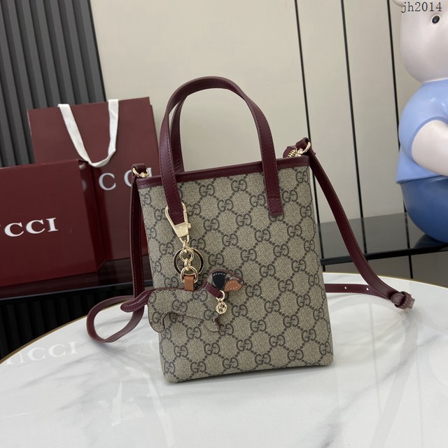 Gucci專櫃古馳最新款飾小狗細節GG迷你手提肩包 jh2014型號：831899