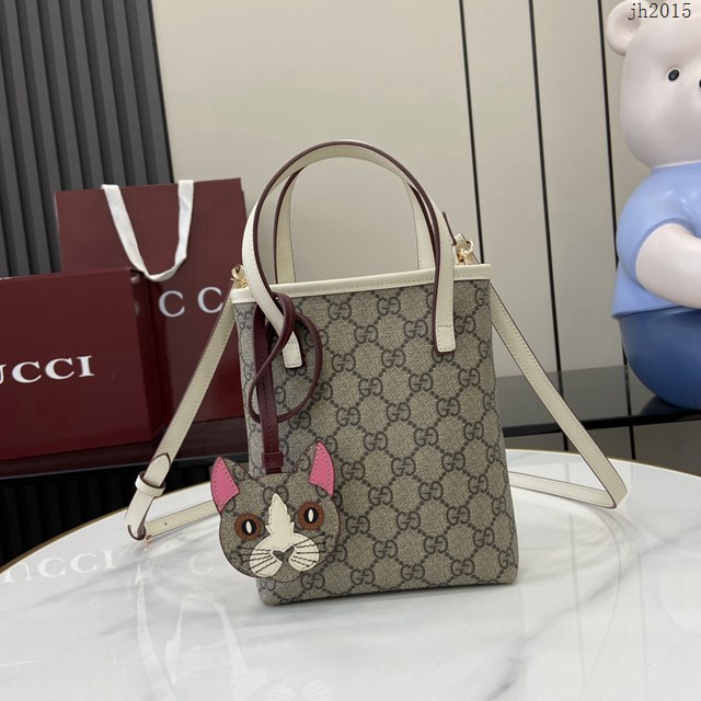 Gucci專櫃古馳最新款飾小紅貓細節GG迷你手提肩包 jh2015型號：831899