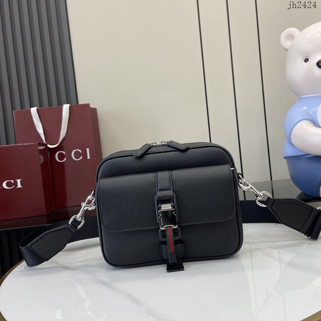 Gucci專櫃古馳最新款原廠皮飾織帶小號男士斜挎包 jh2424型號：816751