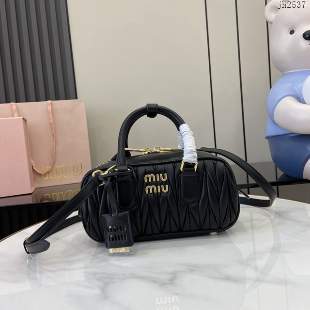 miumiu繆繆專櫃最新款小羊皮保齡球包手提肩背包 jh2537型號：5BB142